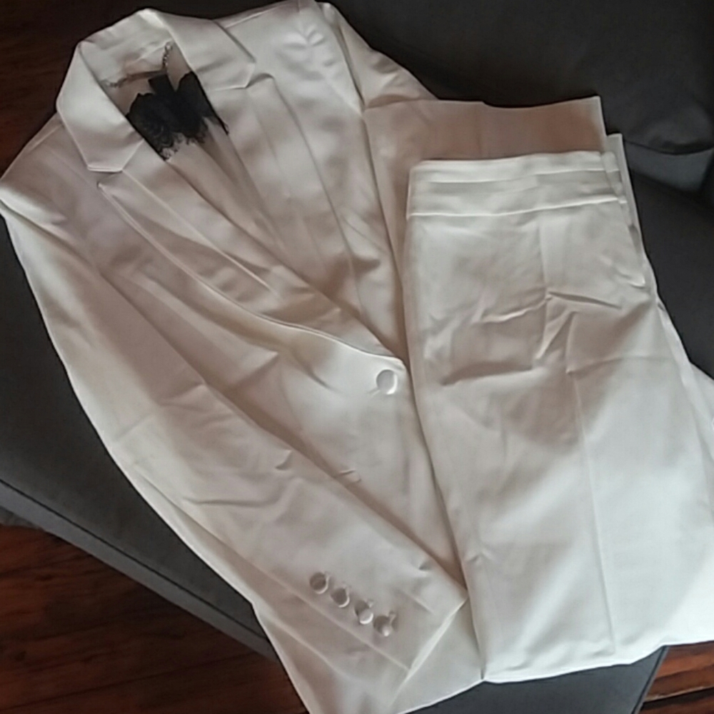 Stunning WHBM Evening Tuxedo Suit Sz 8